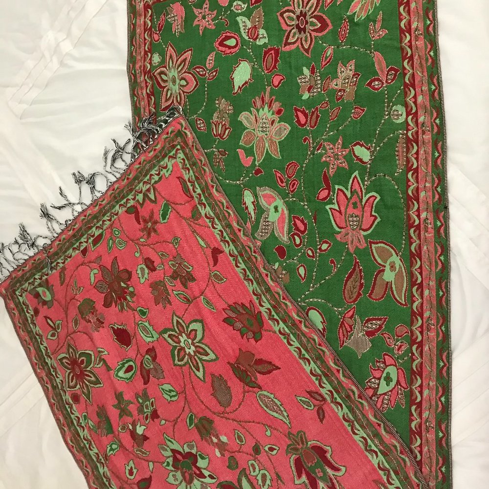 Beautiful Green and Red Floral Design Silk/Cashmere Pashmina/Wrap with Fringe